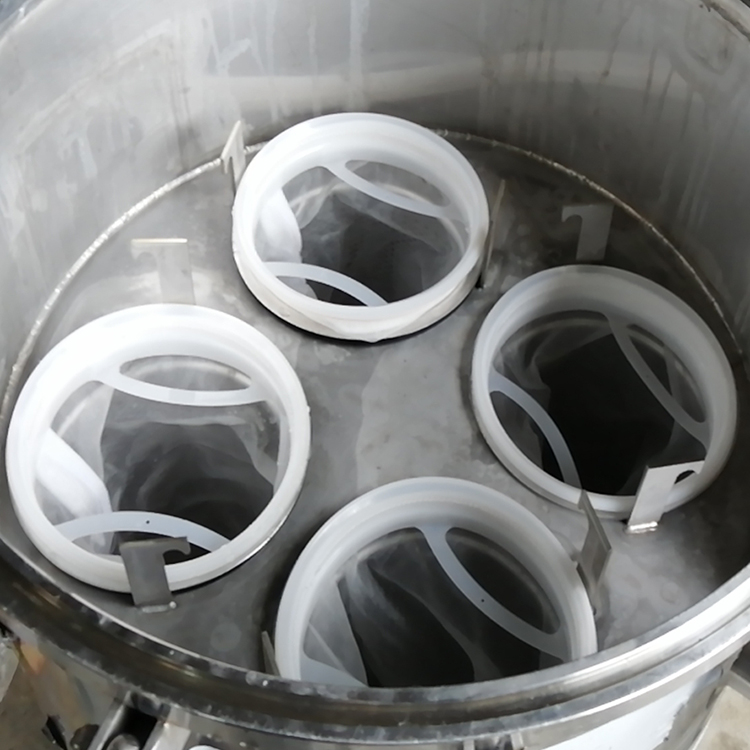 大流量袋式過濾器工作溫度范圍是多少？